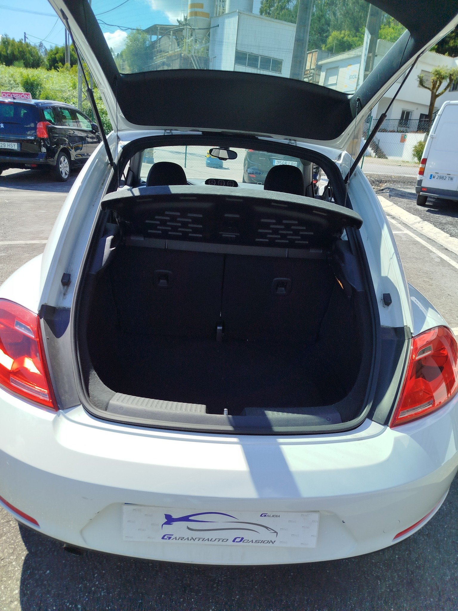 VOLKSWAGEN Beetle 1.2