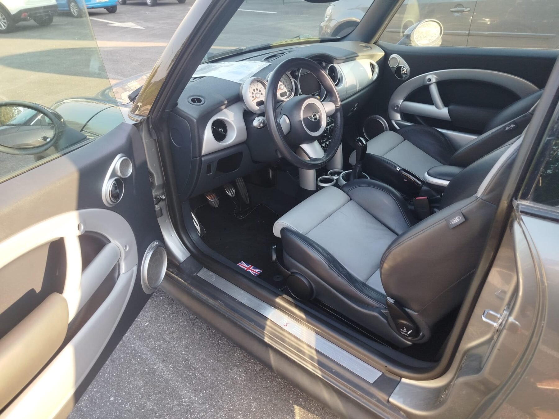 MINI COOPER JHON COOPER WORKS