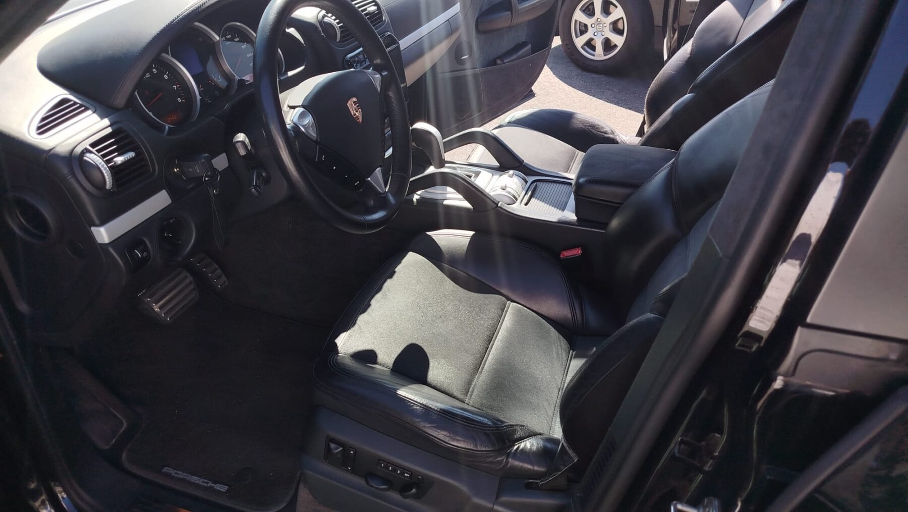 PORSCHE Cayenne GTS V8