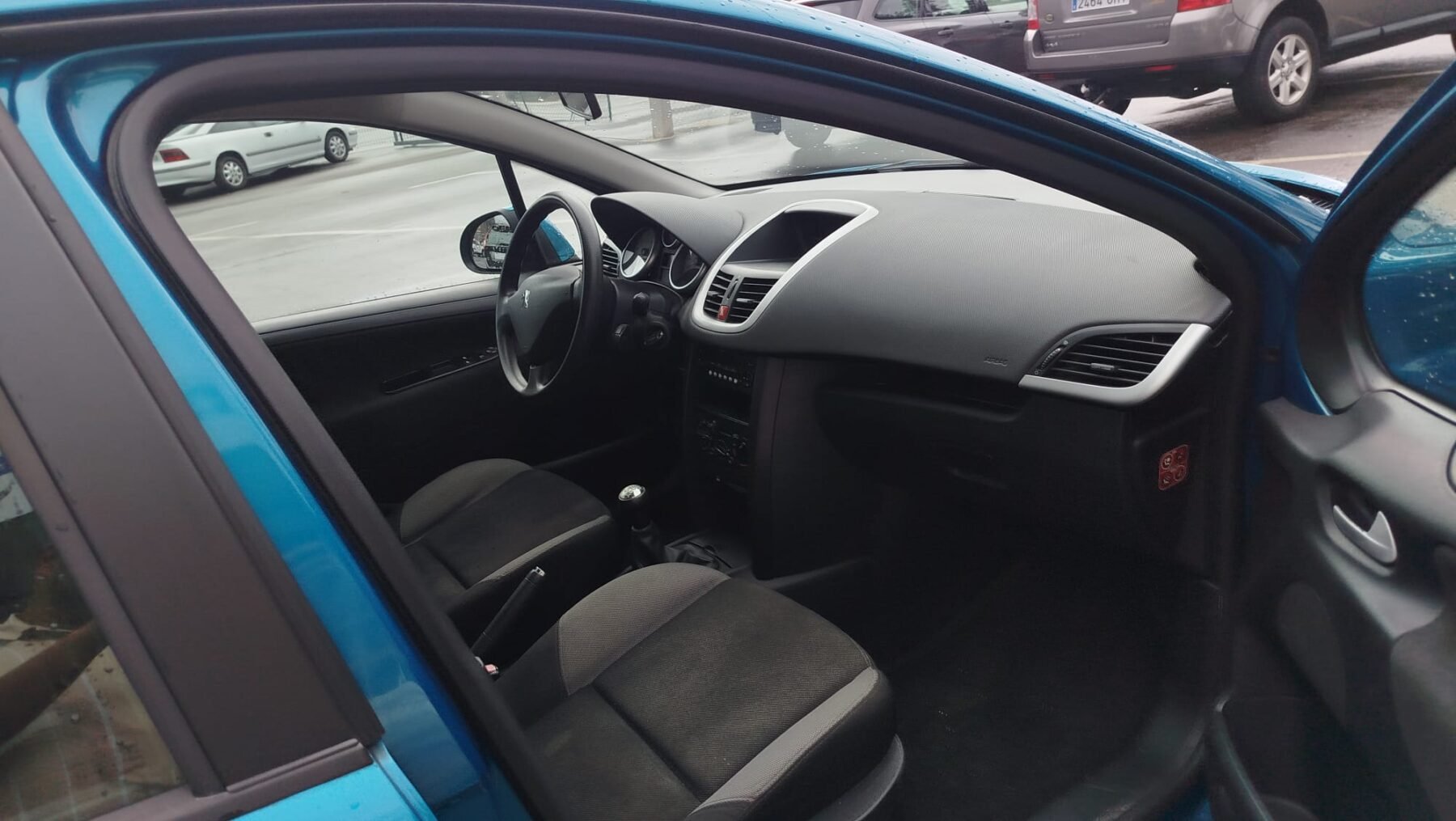 PEUGEOT 207 1.4 gasolina