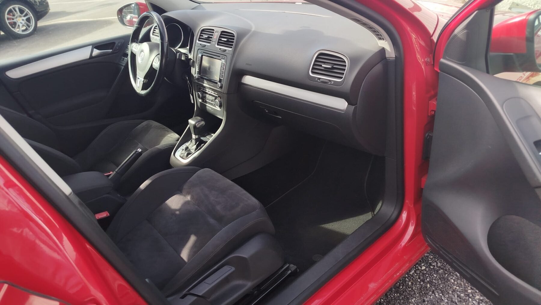 VOLKSWAGEN GOLF VI 1.6 TDI DSG